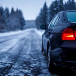 Cod Rutier: poţi fi amendat pe un drum cu zapadă chiar dacă ai anvelope de iarnă-img